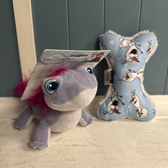 Lot Of 2 Disney Frozen Plush Olaf‎ Bone Shaped Dog Toy + Salamander - Picture 3 of 9